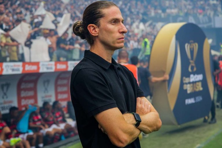 Pedido salarial de R$ 2 milhões por Filipe Luís trava renovação com Flamengo e cria impasse nos bastidores